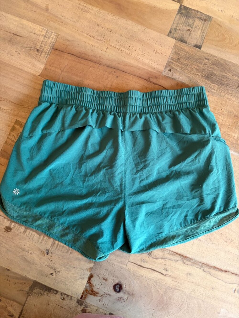 Athleta Mesh Racer Run 4" Short - Picture 3 of 4